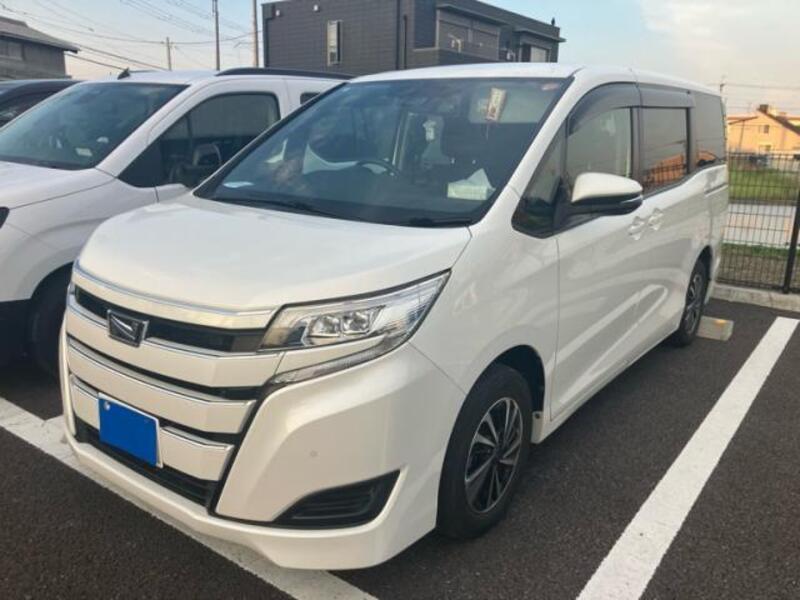 TOYOTA NOAH