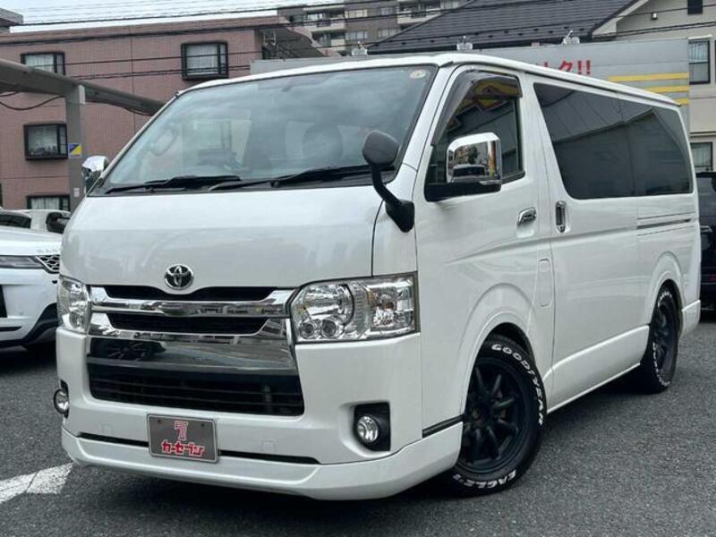 TOYOTA HIACE VAN