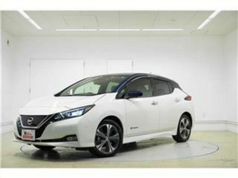 NISSAN　LEAF