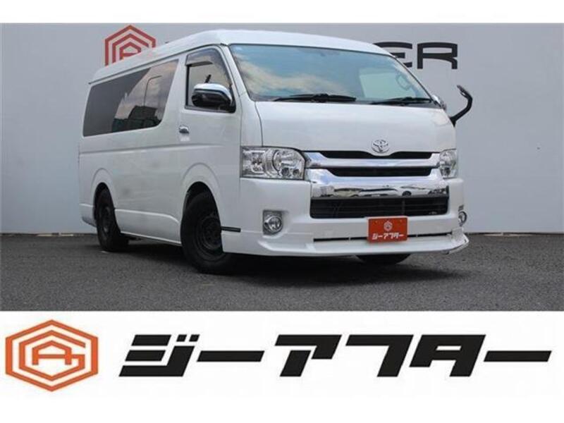 TOYOTA HIACE