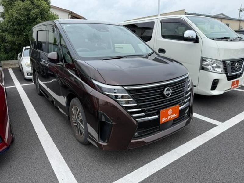 NISSAN SERENA