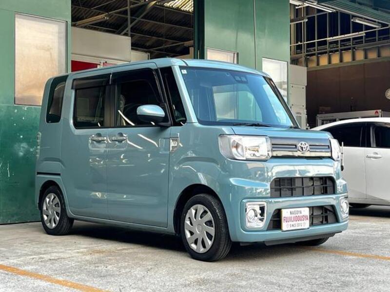 TOYOTA PIXIS MEGA