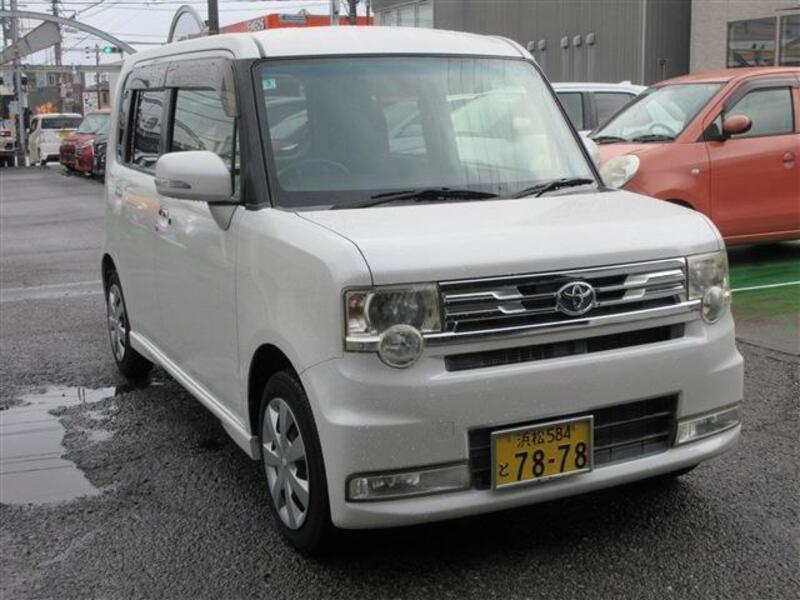 TOYOTA PIXIS SPACE