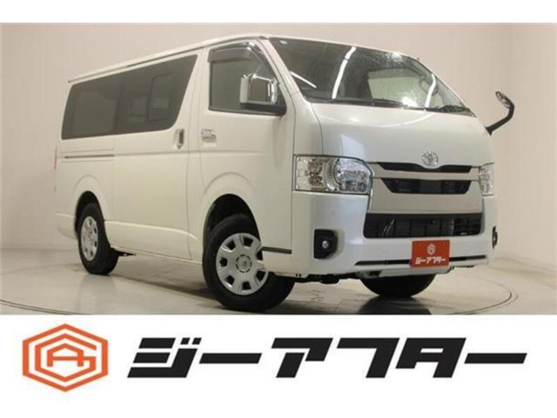 TOYOTA HIACE