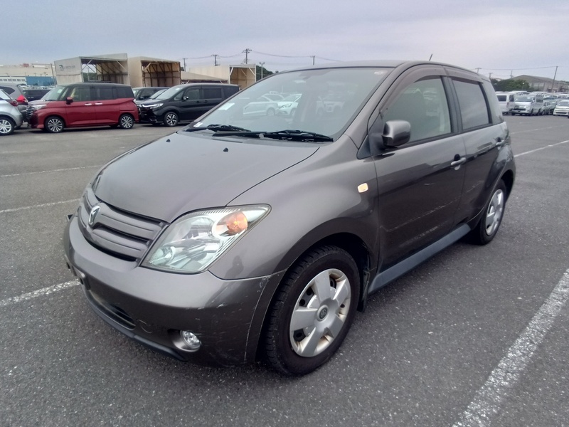 TOYOTA IST