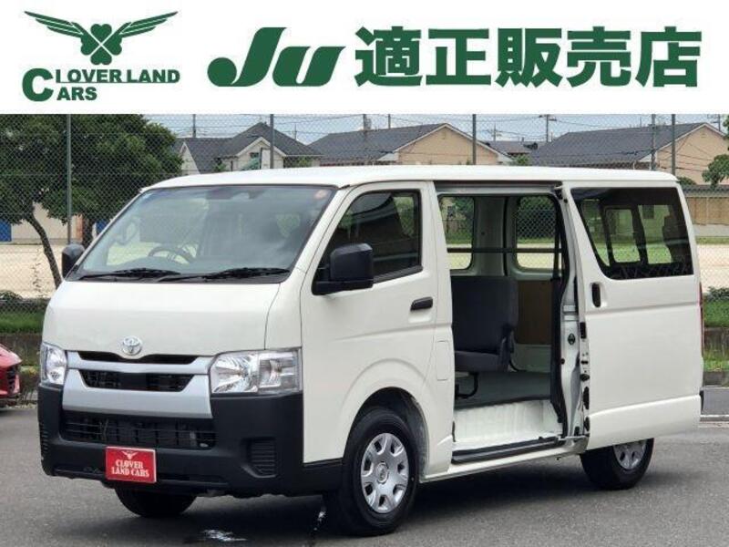TOYOTA HIACE VAN