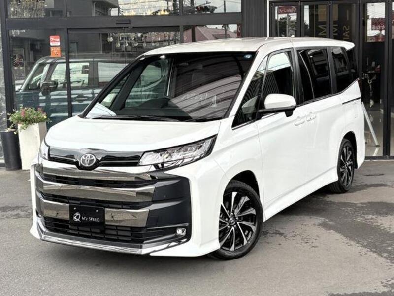TOYOTA NOAH