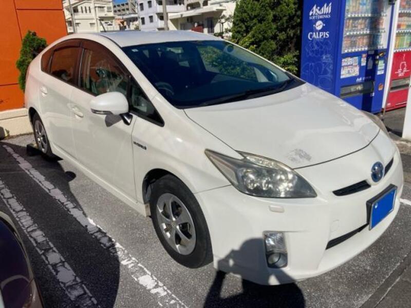 TOYOTA PRIUS