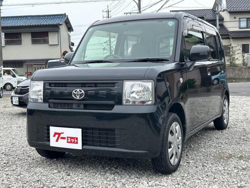 TOYOTA PIXIS SPACE