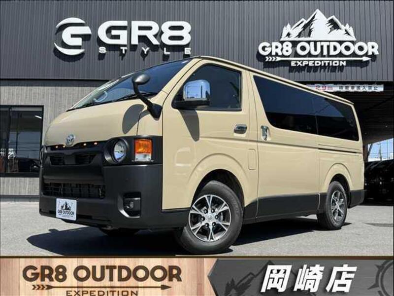 TOYOTA HIACE VAN