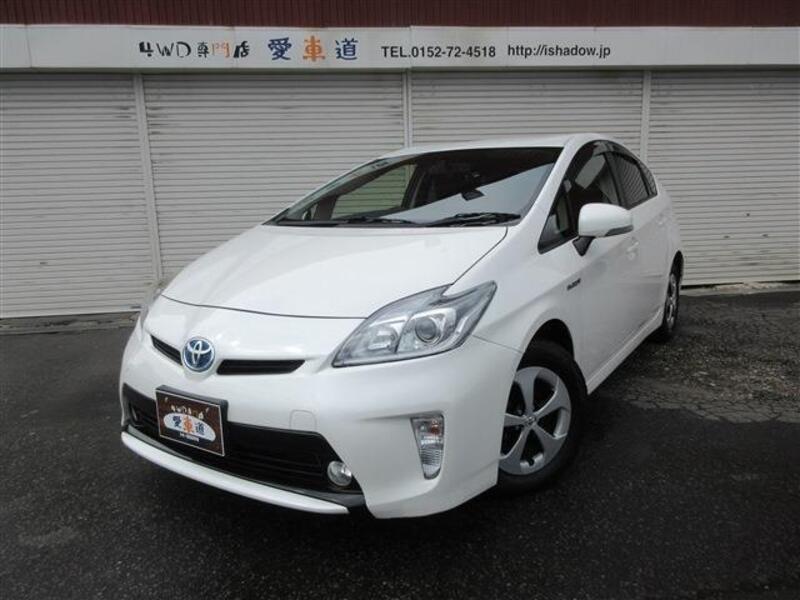 TOYOTA PRIUS