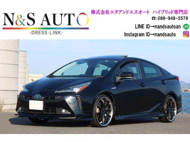 TOYOTA PRIUS