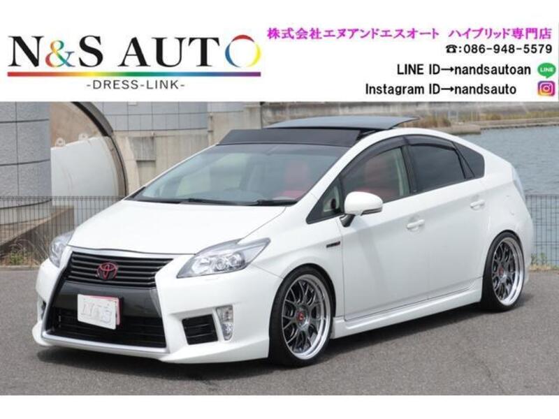 TOYOTA PRIUS
