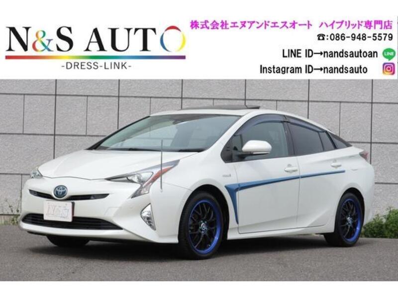 TOYOTA PRIUS