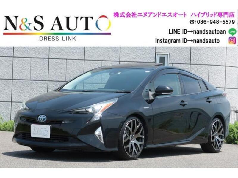 TOYOTA PRIUS