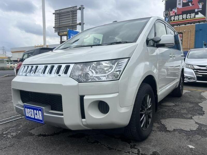 MITSUBISHI DELICA D5