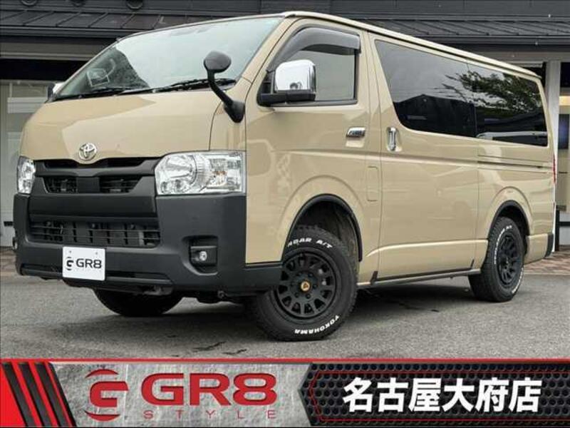 TOYOTA HIACE VAN