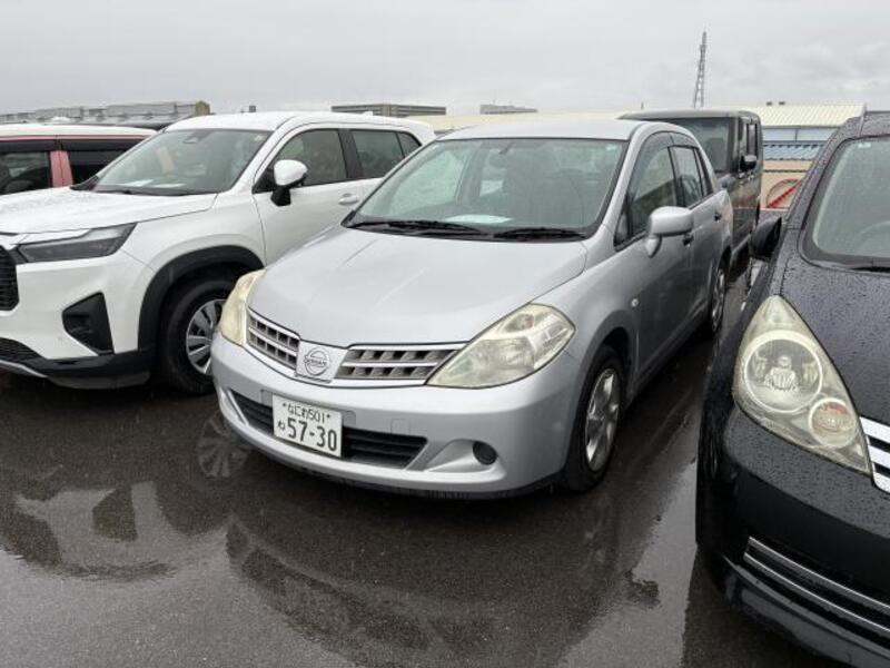 NISSAN TIIDA LATIO