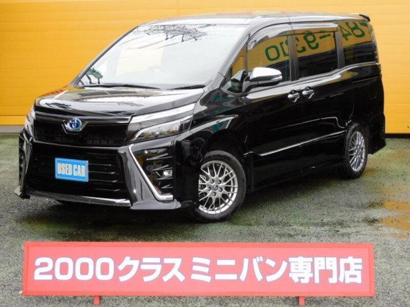 TOYOTA VOXY