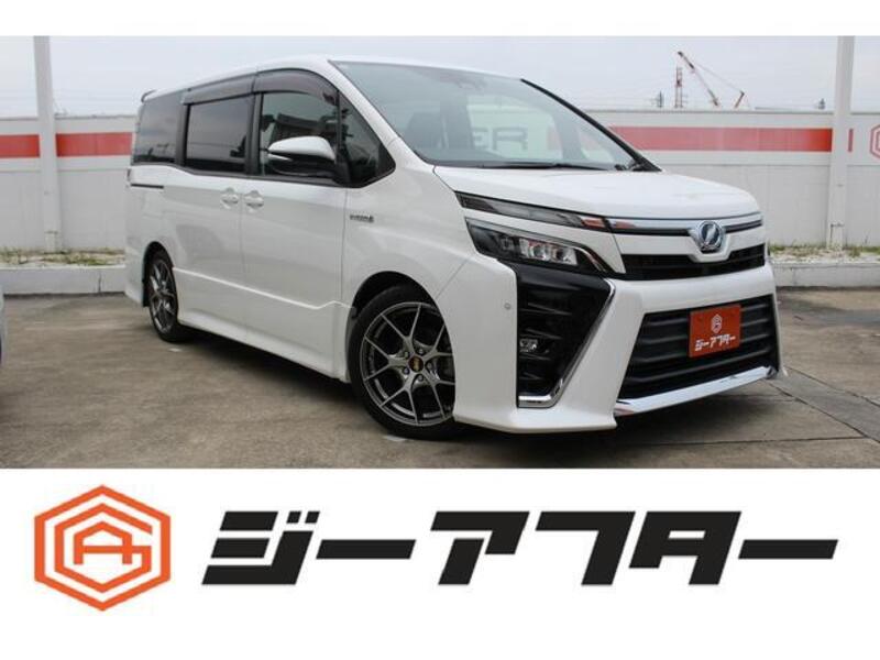 TOYOTA VOXY