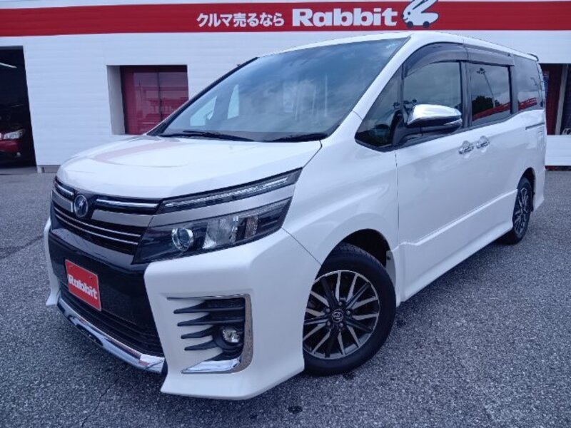 TOYOTA VOXY