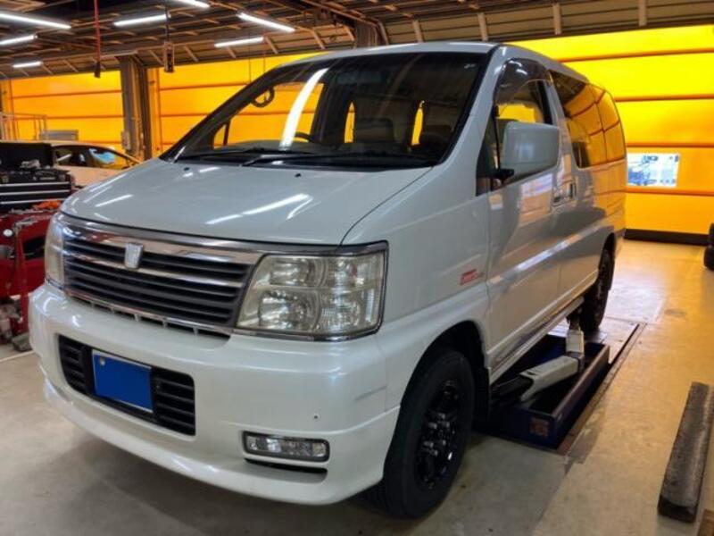 NISSAN ELGRAND