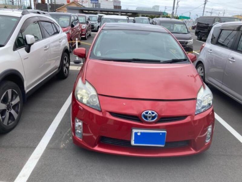 TOYOTA PRIUS