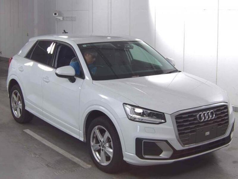AUDI Q2