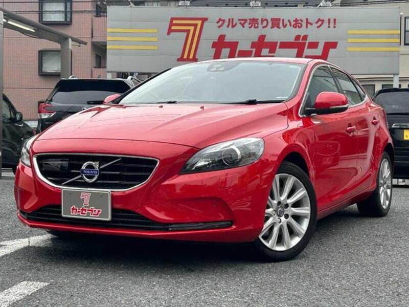VOLVO V40