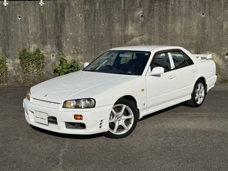 NISSAN SKYLINE