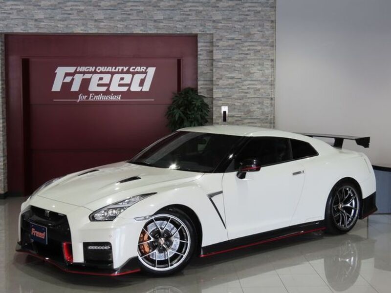 NISSAN GT-R