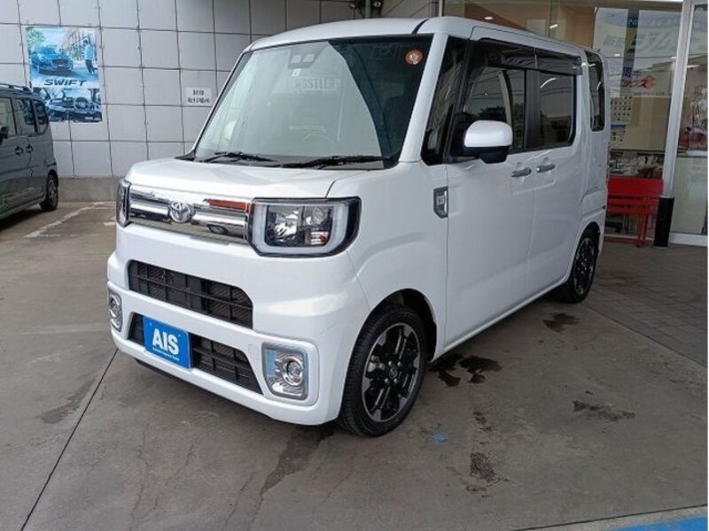 TOYOTA PIXIS MEGA