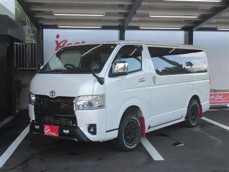 TOYOTA HIACE