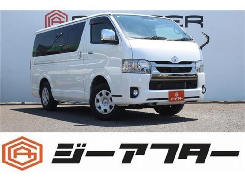 TOYOTA HIACE