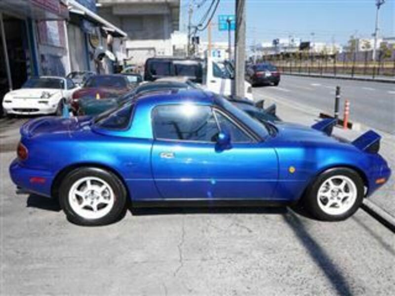 EUNOS ROADSTER