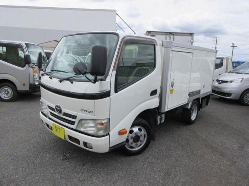 TOYOTA DYNA
