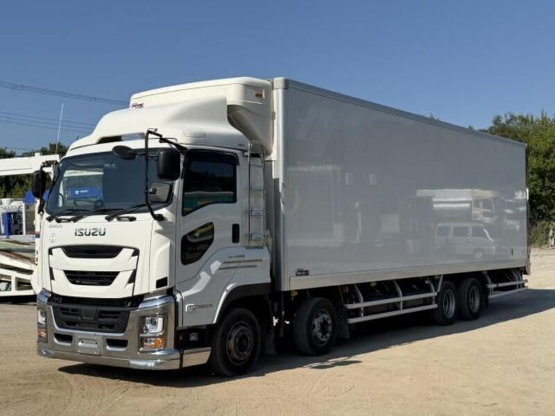 ISUZU GIGA