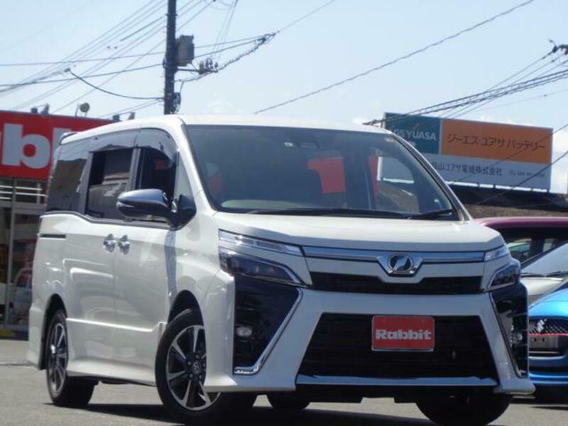 Toyota voxy 2019 фото