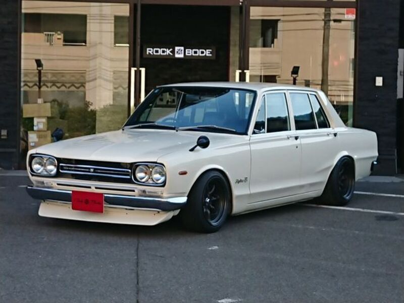 NISSAN SKYLINE
