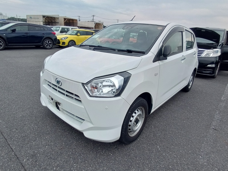 DAIHATSU Mira Es