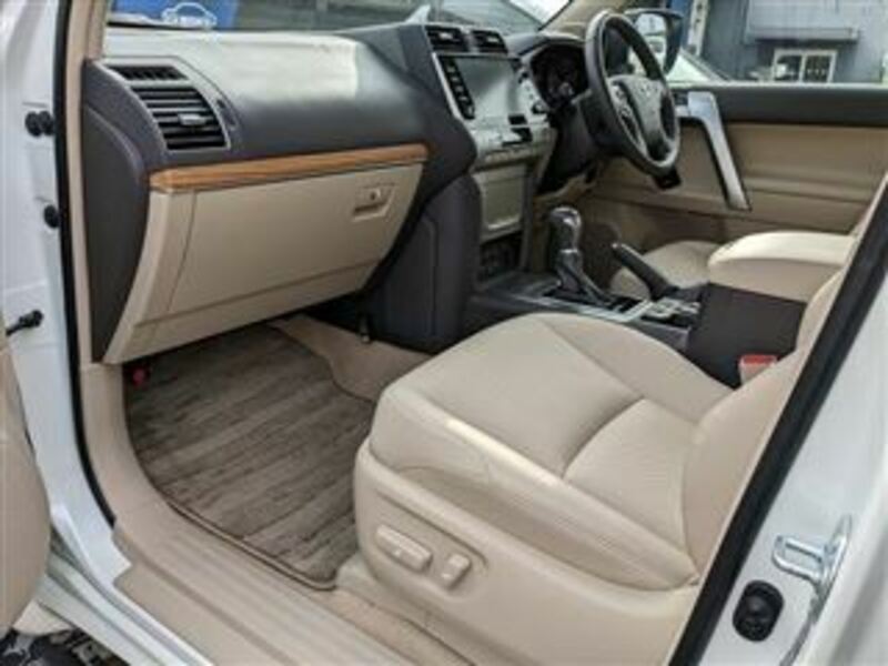 LAND CRUISER PRADO-32