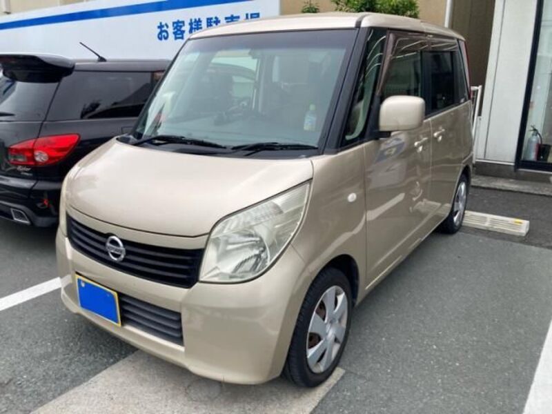 NISSAN ROOX