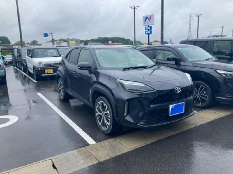 TOYOTA YARIS CROSS