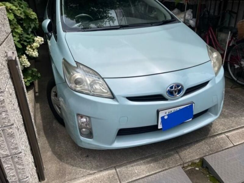 TOYOTA PRIUS