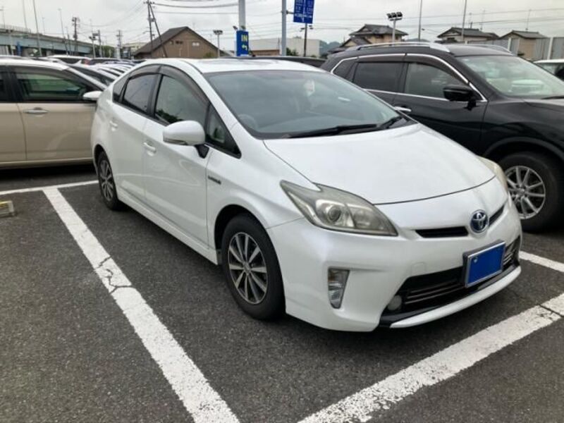 TOYOTA PRIUS