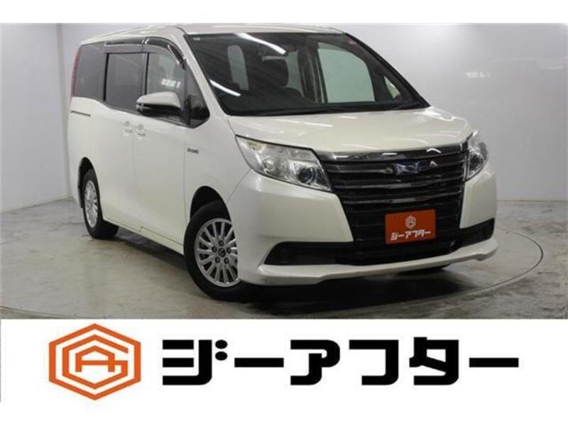 TOYOTA NOAH