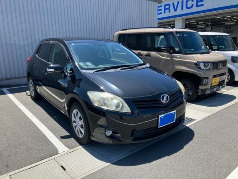 TOYOTA AURIS