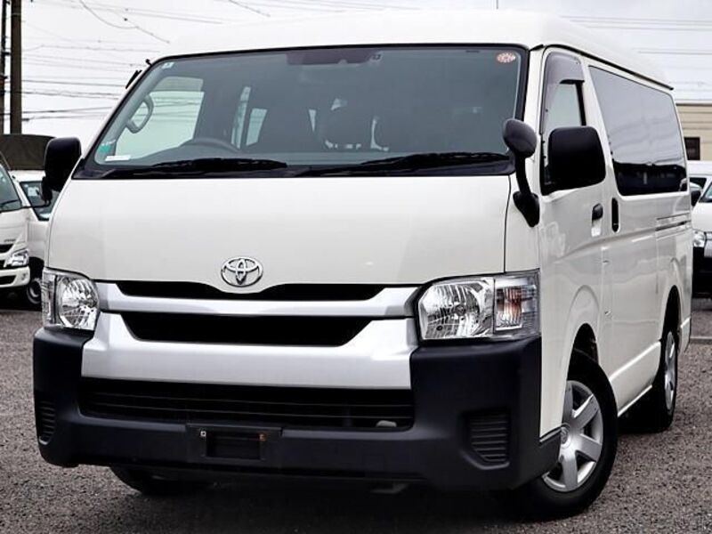 TOYOTA HIACE