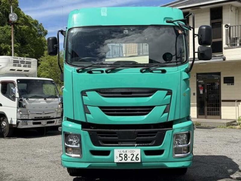 ISUZU GIGA