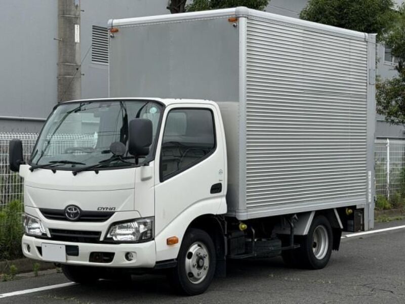 TOYOTA DYNA